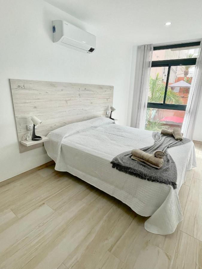 Island Suites 阿罗纳 外观 照片