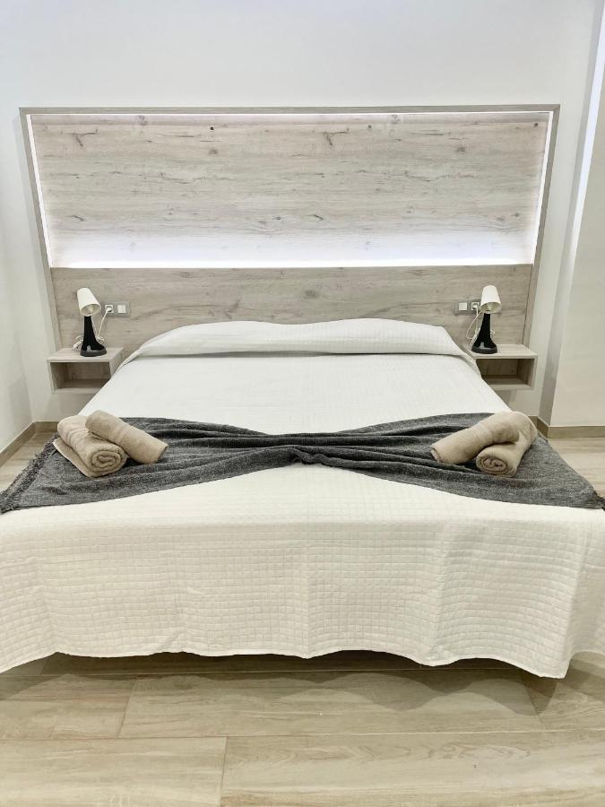 Island Suites 阿罗纳 外观 照片