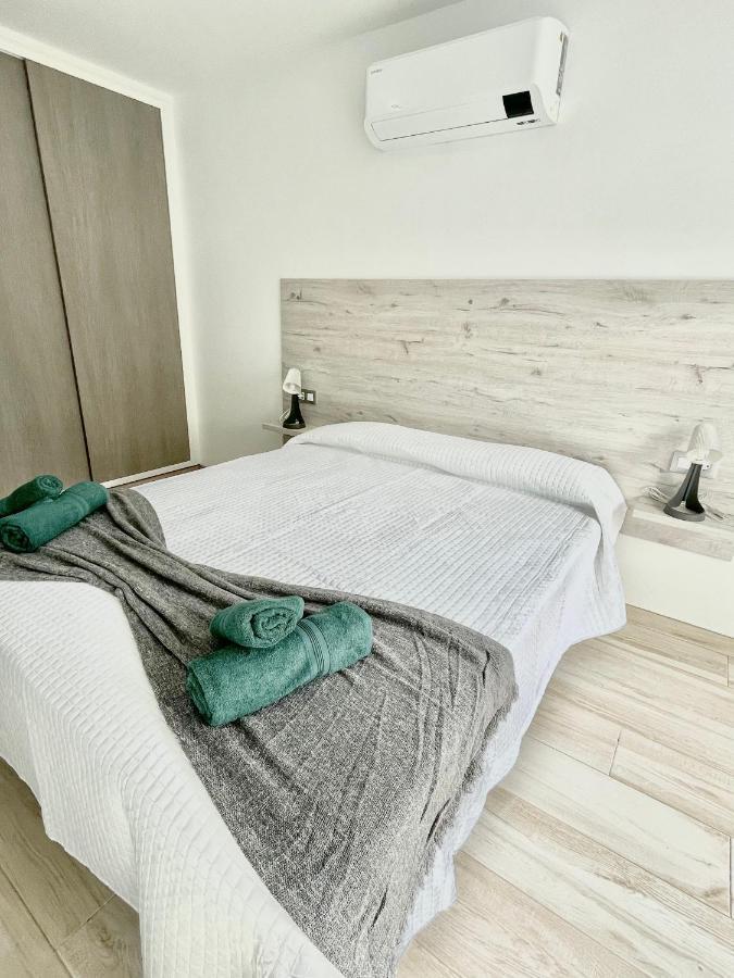 Island Suites 阿罗纳 外观 照片