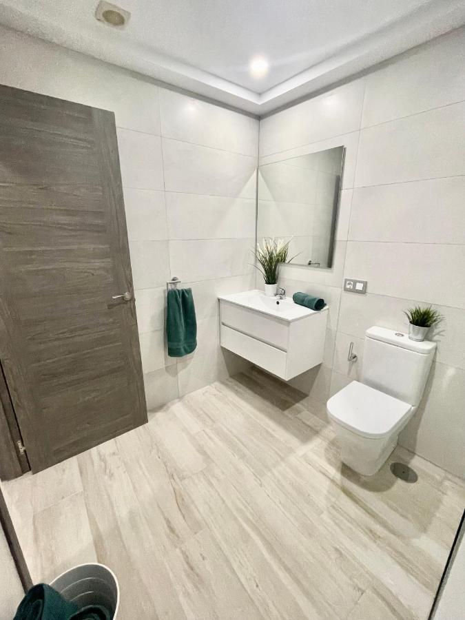 Island Suites 阿罗纳 外观 照片