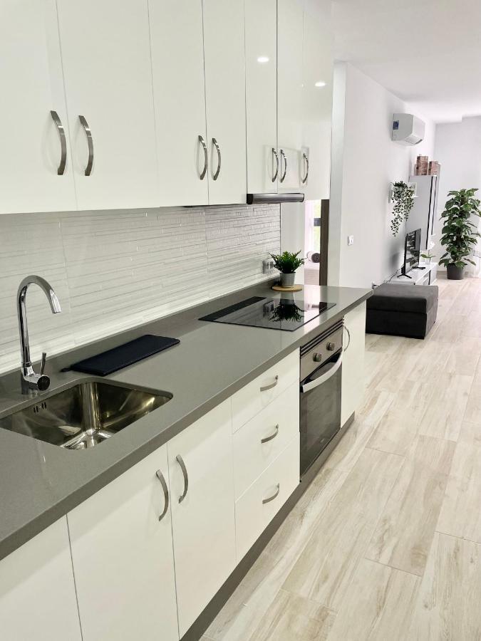 Island Suites 阿罗纳 外观 照片
