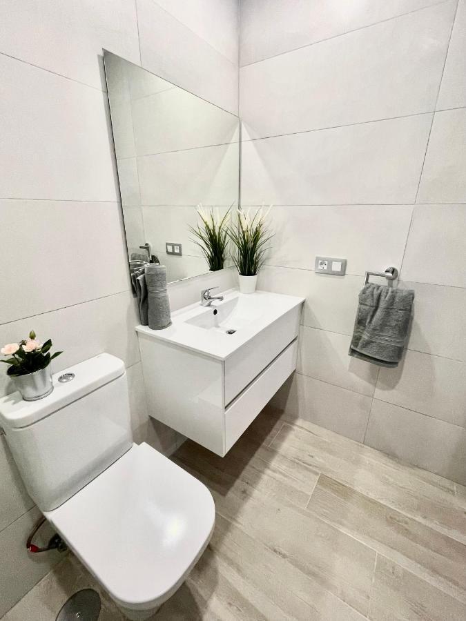 Island Suites 阿罗纳 外观 照片