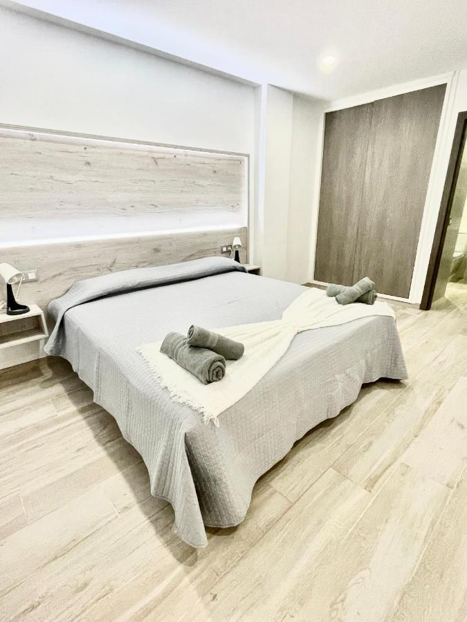 Island Suites 阿罗纳 外观 照片