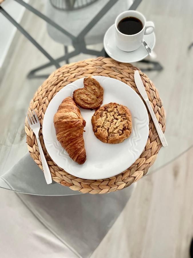 Island Suites 阿罗纳 外观 照片