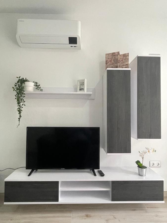Island Suites 阿罗纳 外观 照片