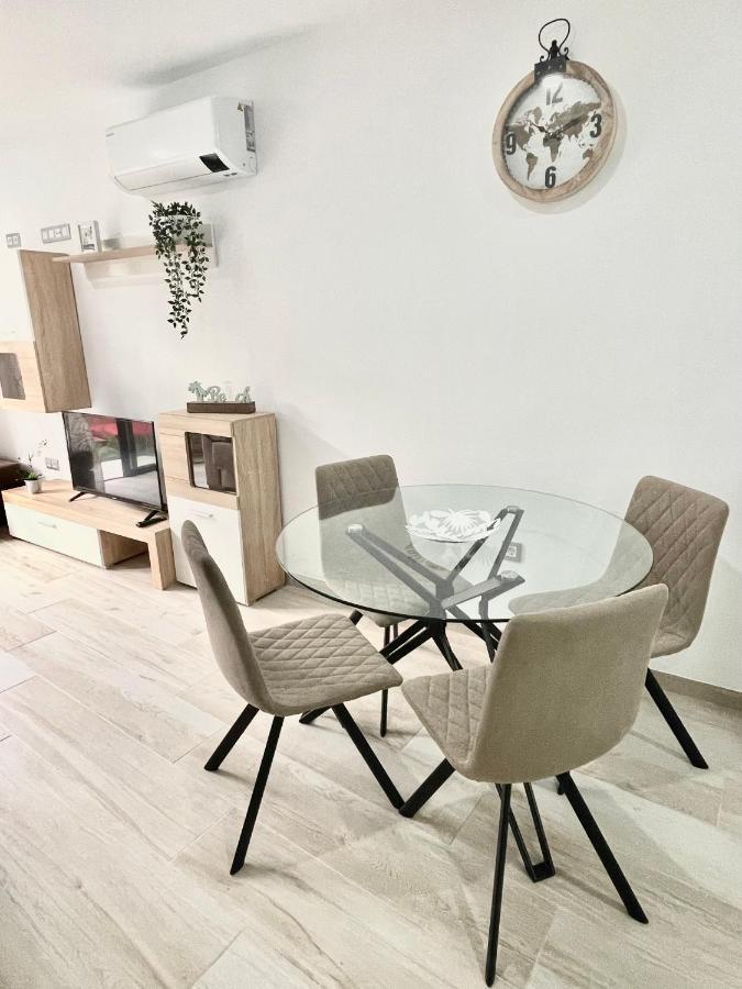 Island Suites 阿罗纳 外观 照片