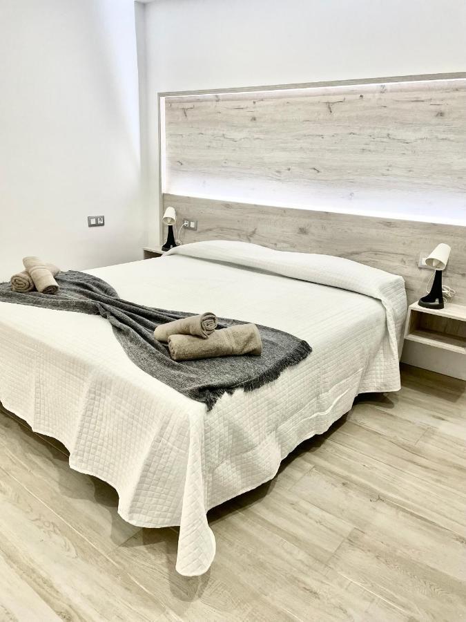 Island Suites 阿罗纳 外观 照片