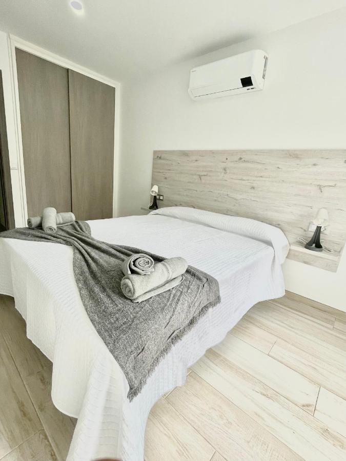 Island Suites 阿罗纳 外观 照片