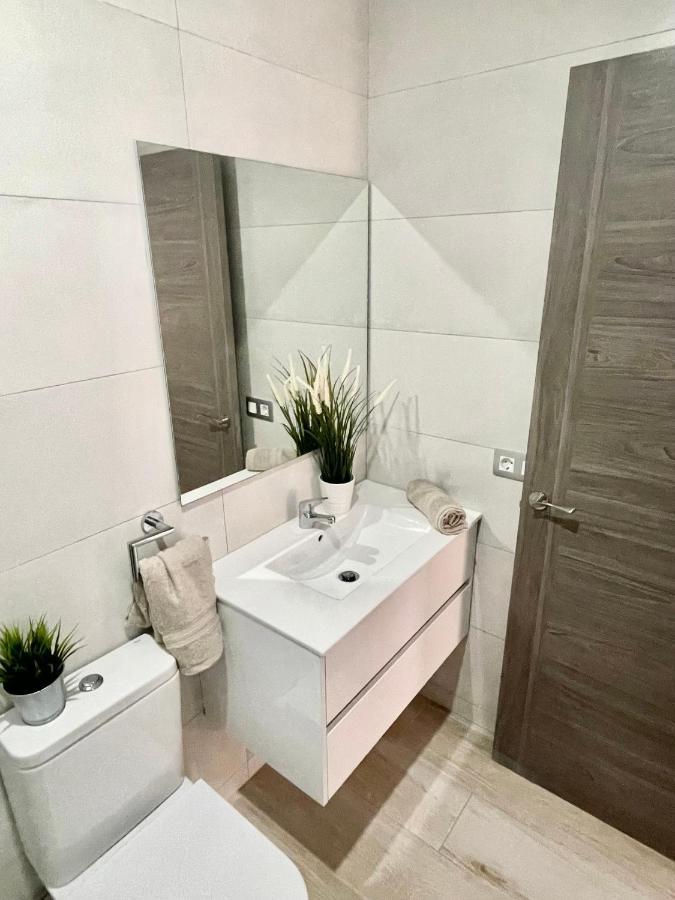 Island Suites 阿罗纳 外观 照片